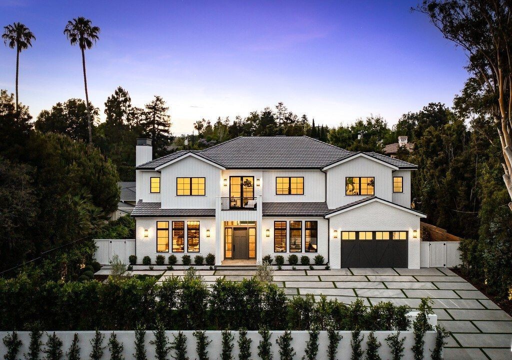LGV Capital offers fast and simple nationwide real estate financing for new and pro investors.